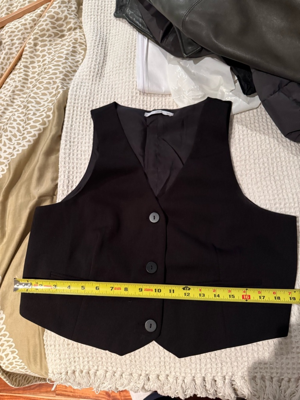 Black Button-Up Vest - Picture 3 of 4